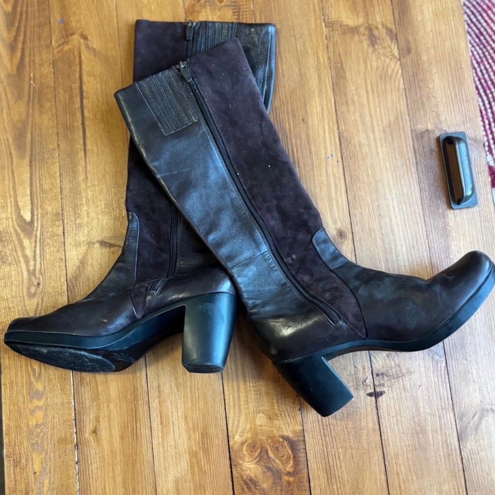 DANSKO Women’s 41/9.5 Elegant Brown Leather Knee-High Boots